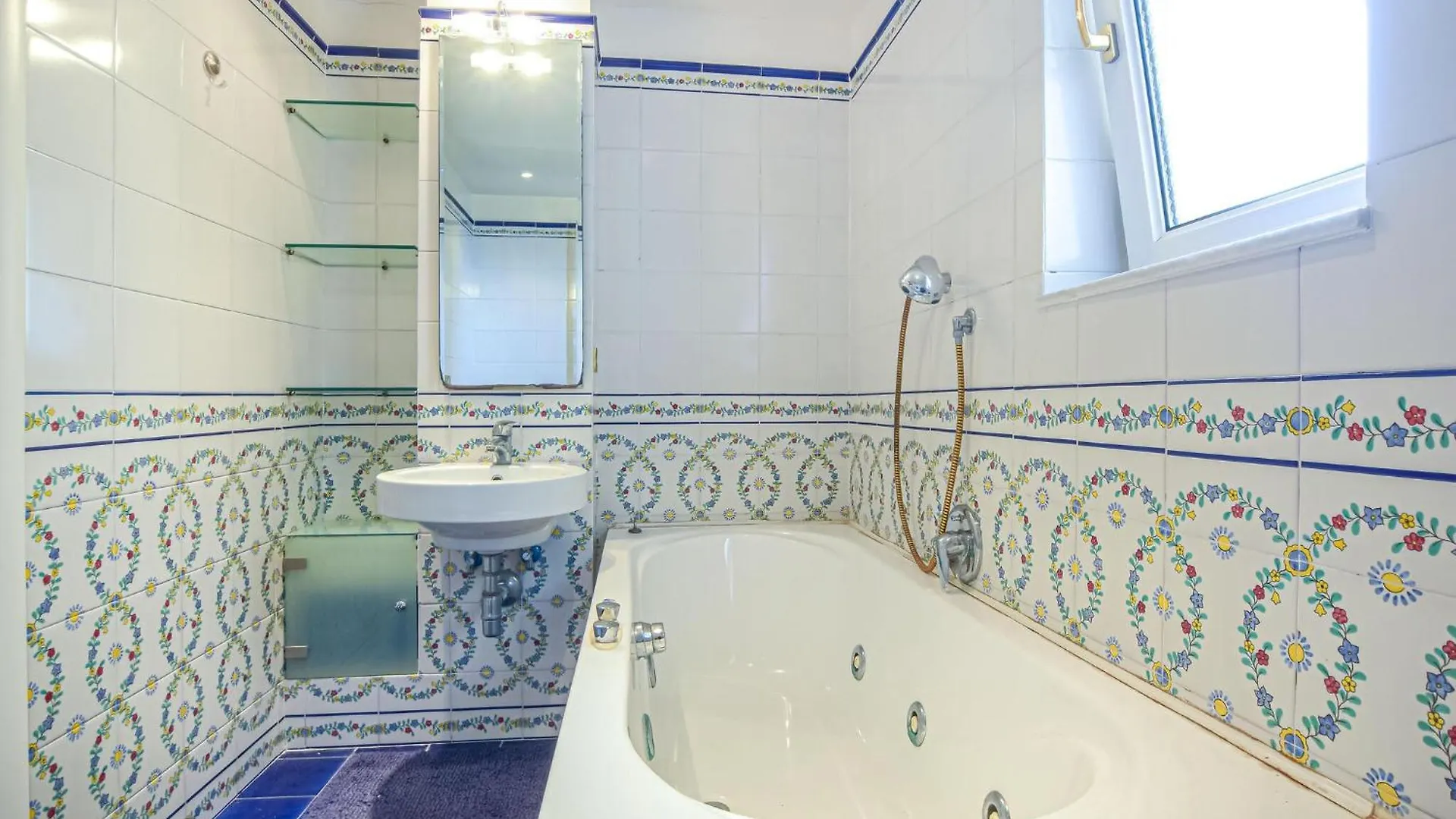 Awesome Apartment In Orbetello With Kitchenette 0*,